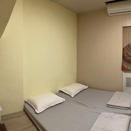 Back To Real Hostel T'ai-tung Εξωτερικό φωτογραφία