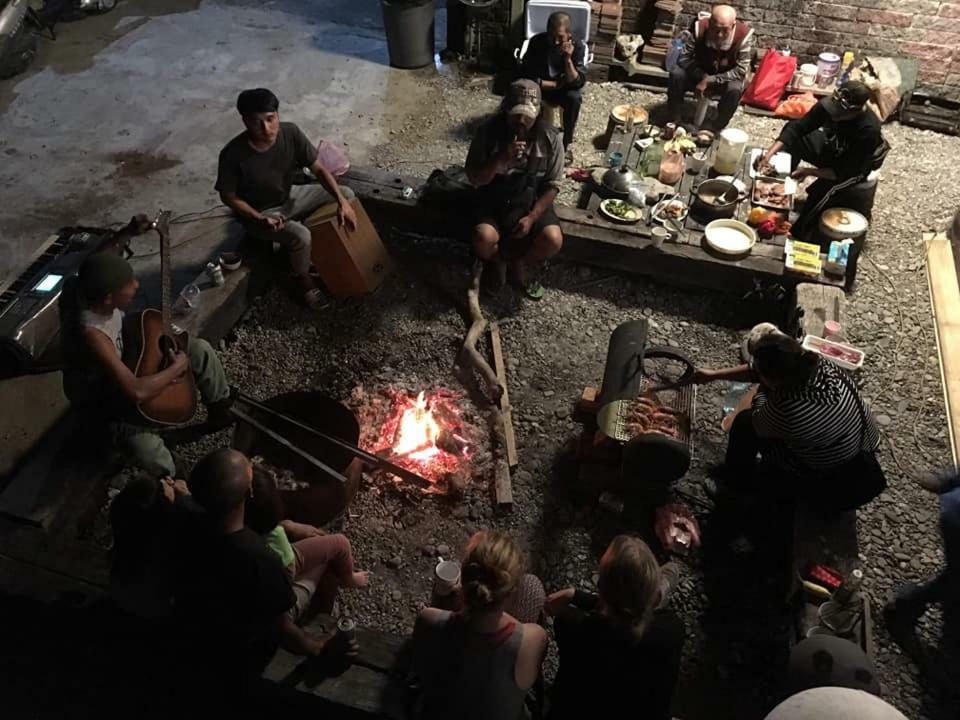 Back To Real Hostel T'ai-tung Εξωτερικό φωτογραφία